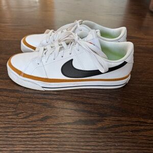 Nike Court Legacy women’s shoes